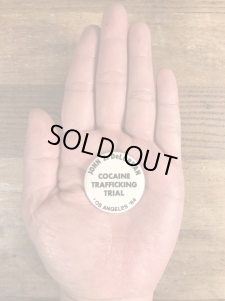 80’sのJohn Z. Deloreanのコカイン密売裁判のヴィンテージの缶バッチ