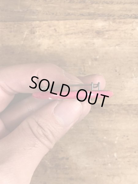 80'sのHow Can I Love You If You Won't Lie Down?のメッセージが書かれたビンテージの缶バッジ