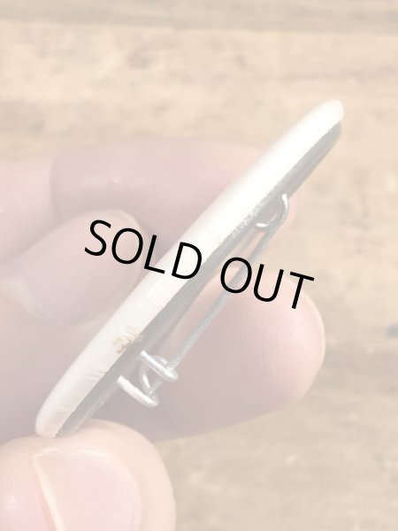 80年代頃のToday's A Bitchのメッセージが書かれたヴィンテージの缶バッチ