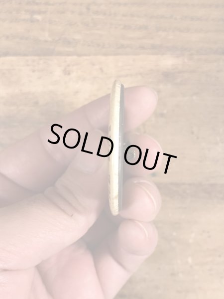 70年代頃のNever Have A Nice Dayのメッセージが書かれたビンテージの缶バッジ