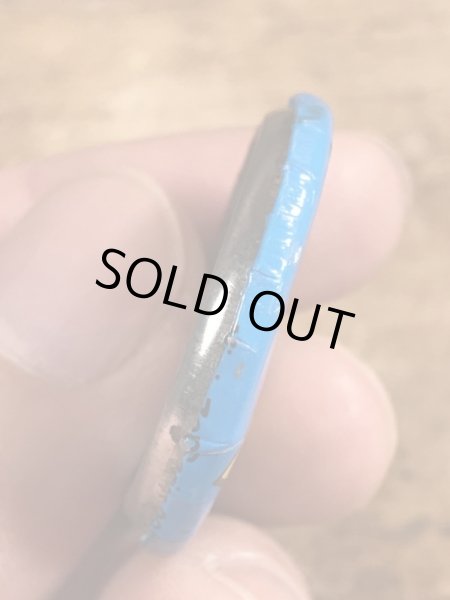 80'sのBar Flyのメッセージが書かれたヴィンテージの缶バッチ