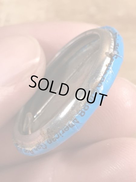 80'sのBar Flyのメッセージが書かれたヴィンテージの缶バッチ