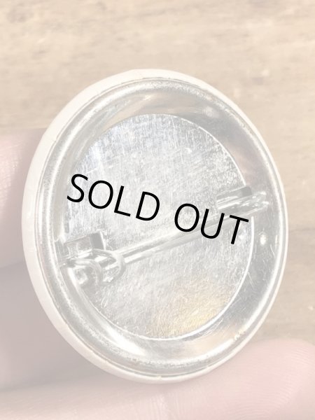 80'sのOutrageously Buns Bodaciousのメッセージが書かれたビンテージの缶バッジ