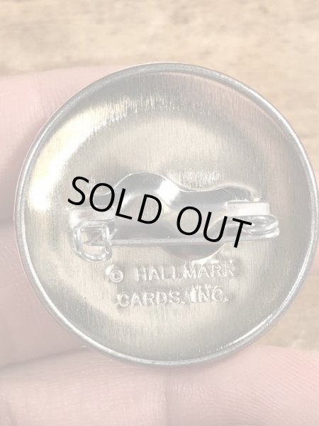 80'sのSanta Lives!のメッセージが書かれたビンテージの缶バッジ