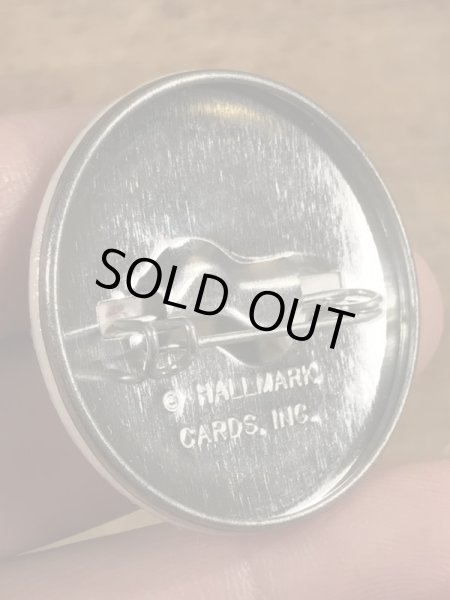 80'sのSanta Lives!のメッセージが書かれたビンテージの缶バッジ