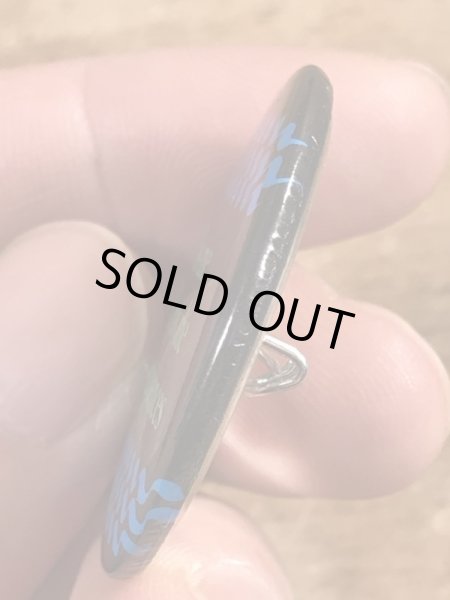 80年代頃のPiss Me Off, Pay The Consequencesのメッセージが書かれたビンテージの缶バッジ