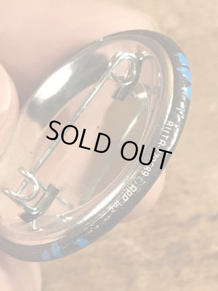 80'sのPiss Me Off, Pay The Consequencesのメッセージが書かれたヴィンテージの缶バッチ