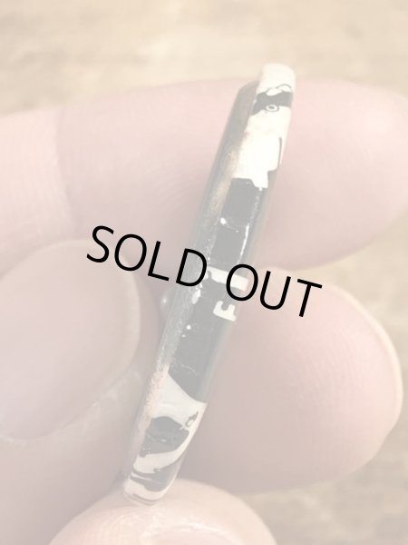 80'sのMiddle Classのメッセージが書かれたヴィンテージの缶バッチ