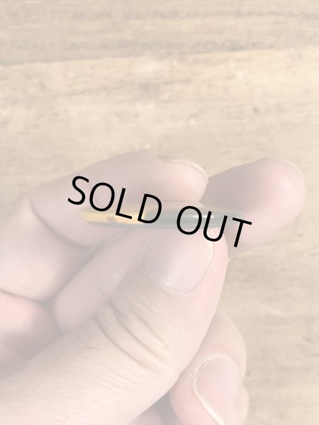 80'sのOn The Fritzのメッセージが書かれたビンテージの缶バッジ