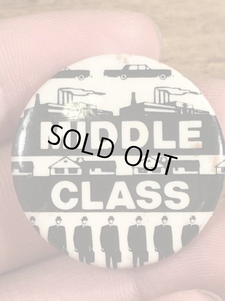 80年代頃のMiddle Classのメッセージが書かれたビンテージの缶バッジ