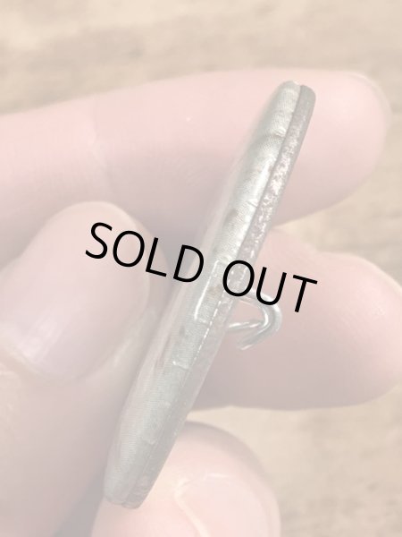 80年代頃のMy Plot Or Yours?のメッセージが書かれたビンテージの缶バッジ