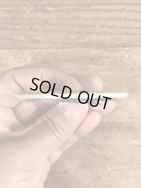 70~80’sのメッセージが書かれたビンテージの缶バッジ