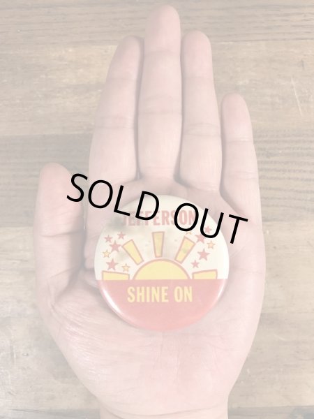 80'sのメッセージが書かれたヴィンテージの缶バッチ