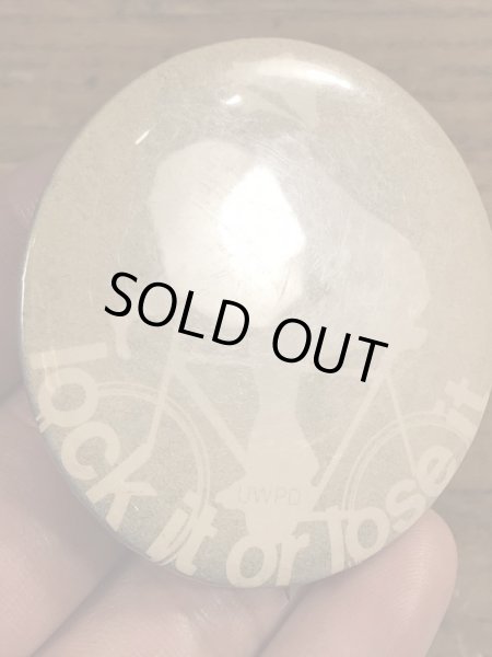 70年代頃のメッセージが書かれたビンテージの缶バッジ