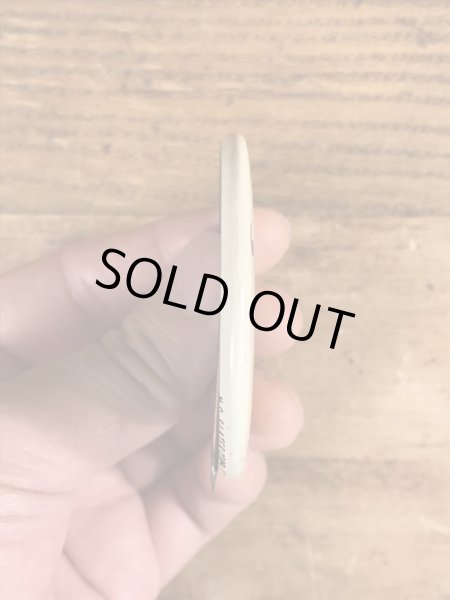 70年代頃のメッセージが書かれたビンテージの缶バッジ