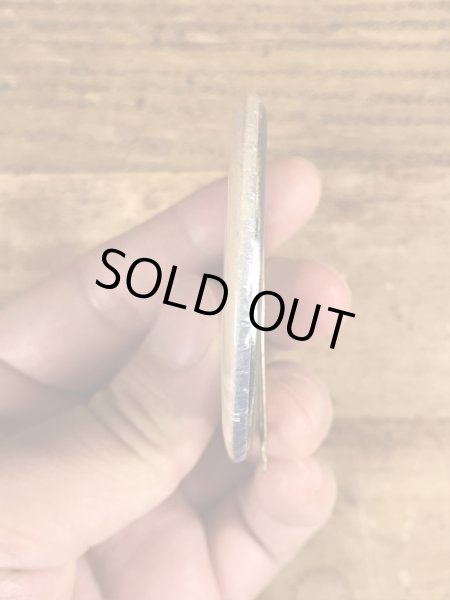 70年代頃のメッセージが書かれたビンテージの缶バッジ