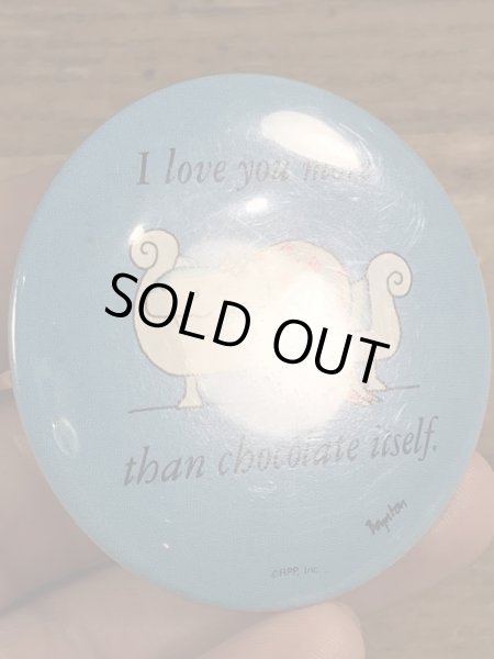 80年代頃のサンドラボイントンのイラストが描かれたビンテージの缶バッジ