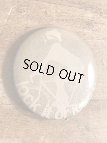 70年代頃のメッセージが書かれたビンテージの缶バッジ