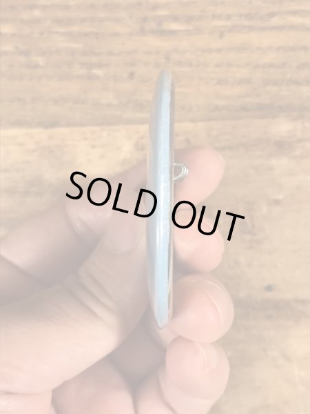 80年代頃のサンドラボイントンのイラストが描かれたビンテージの缶バッジ