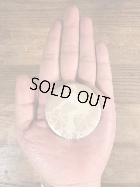 70年代頃のメッセージが書かれたビンテージの缶バッジ