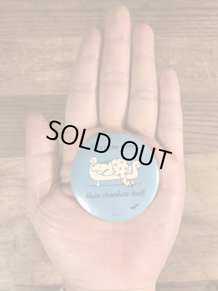 80年代頃のサンドラボイントンのイラストが描かれたビンテージの缶バッジ