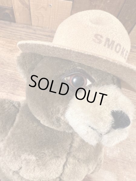 90年代のスモーキーベアのヴィンテージのぬいぐるみ