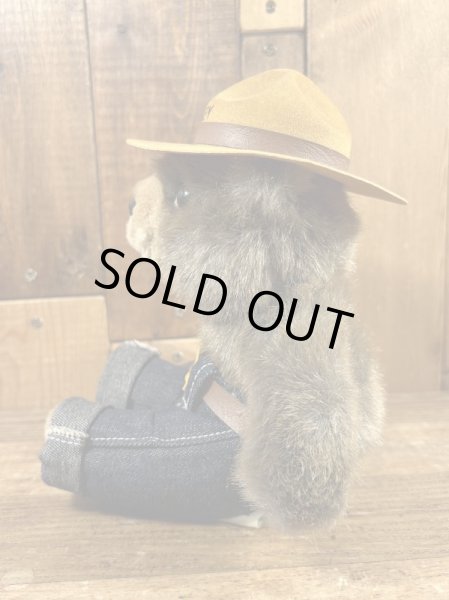 スモーキーベアのヴィンテージのぬいぐるみ