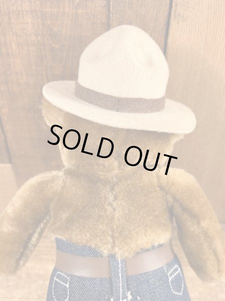 90年代頃のスモーキーベアのビンテージのぬいぐるみ