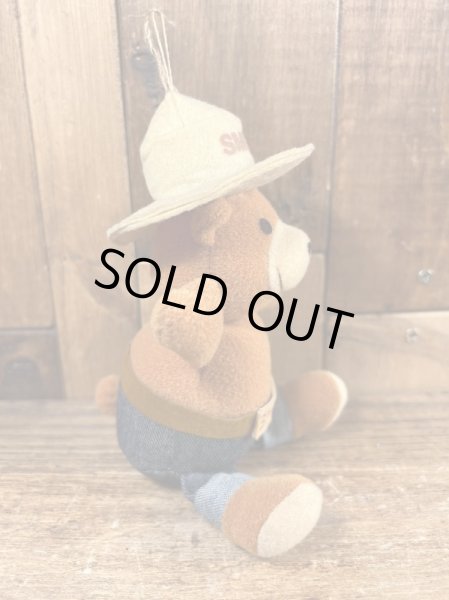 スモーキーベアのビンテージのぬいぐるみ