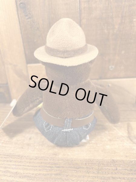 スモーキーベアのヴィンテージのぬいぐるみ