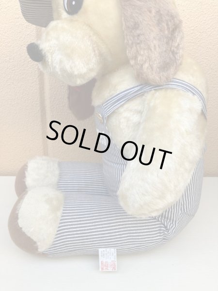 ヒッコリーストライプの服を着たビンテージの犬のビッ