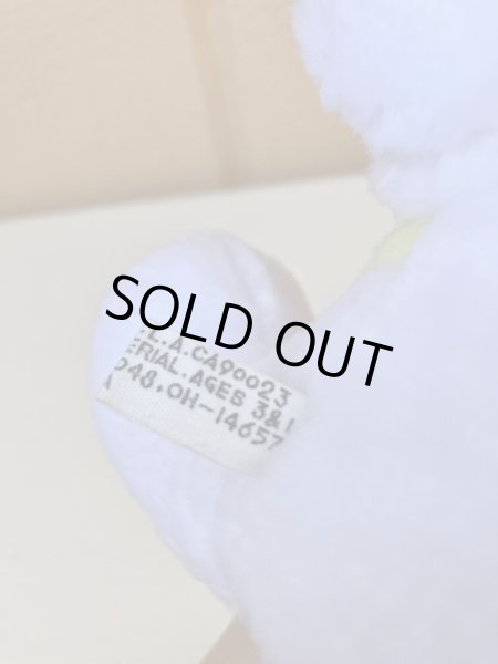 ドット柄のかわいいしろくまのぬいぐるみ