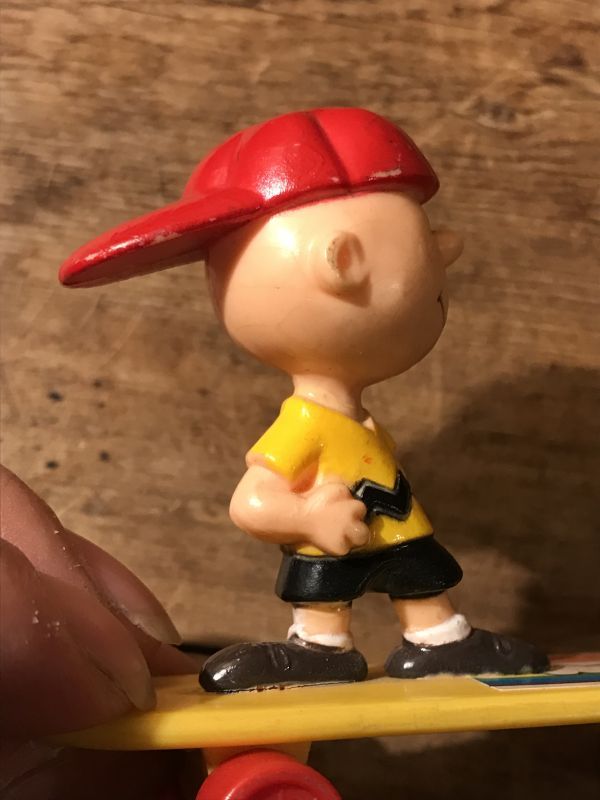 Peanuts Snoopy Charlie Brown Skateboard Figure スヌーピー