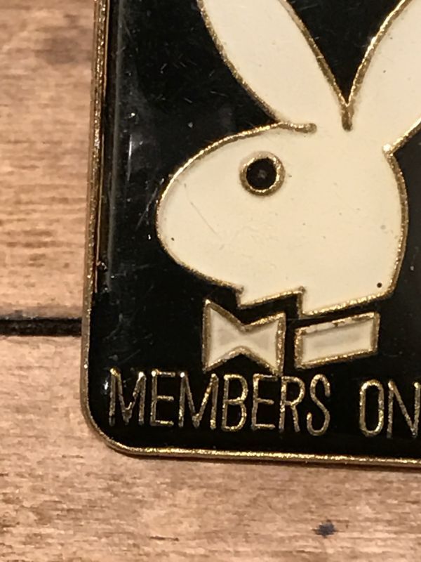 カスタム　ビンテージピンバッチ　2021人気No.1の　PLAYBOY　プレイボーイ　1970年代　レア