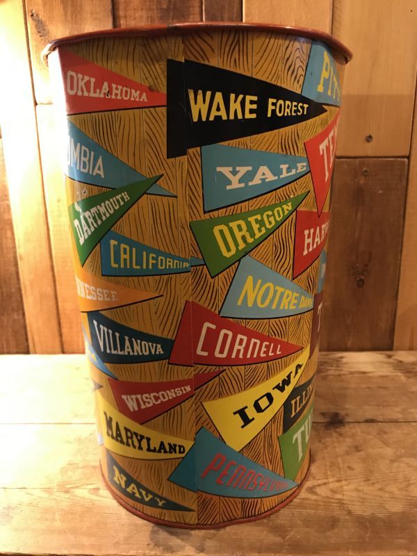College Pennant Tin Trash Can カレッジ ビンテージ ペナント 60年代