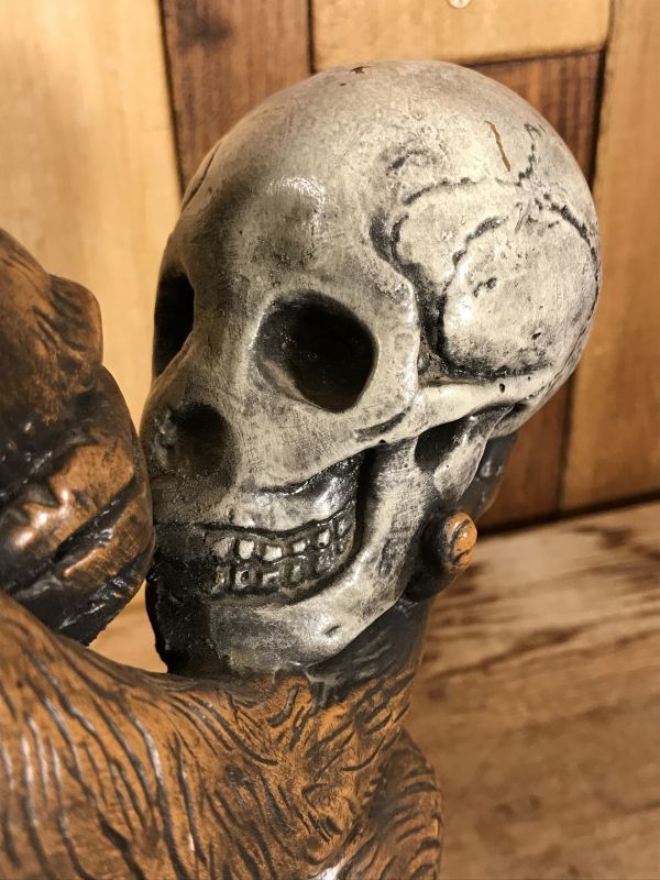 Darwin Monkey with Skull Statue ダーウィン ビンテージ スタチュー