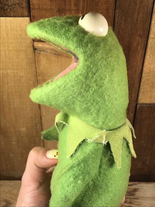Fisher Price Kermit The Frog Plush Doll カーミット ビンテージ プラッシュドール マペッツ 80年代 Stimpy Vintage Collectible Toys スティンピー ビンテージ コレクタブル トイズ