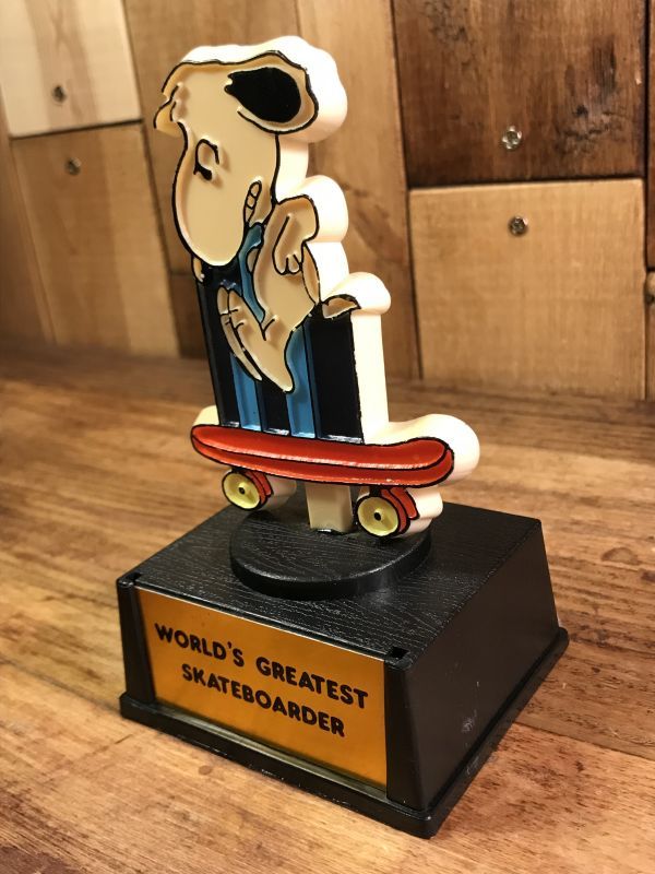 Aviva Snoopy World S Greatest Skateboarder Trophy スヌーピー ビンテージ トロフィー スケボー 70 80年代 Stimpy Vintage Collectible Toys スティンピー ビンテージ コレクタブル トイズ