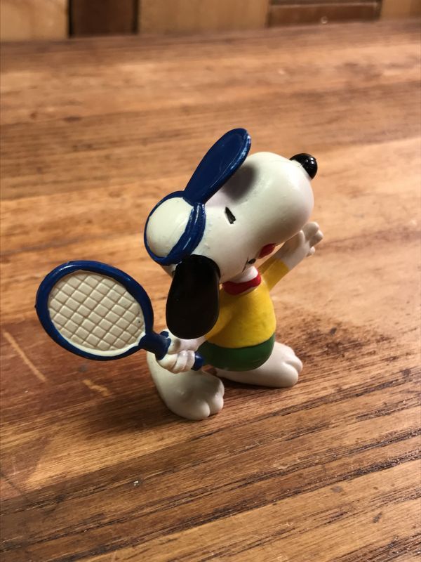Peanuts Snoopy “Tennis” PVC Figure スヌーピー ビンテージ PVCフィギュア テニス 80年代 - STIMPY( Vintage Collectible Toys)スティンピー(ビンテージ コレクタブル トイズ) Peanuts Snoopy “Tennis” PVC Figure スヌーピー ビンテージ PVCフィギュア テニス 80年代 - STIMPY( Vintage Collectible Toys)スティンピー(ビンテージ コレクタブル トイズ)