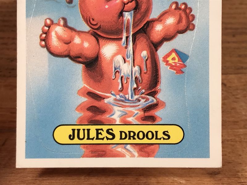 ♡アンティークヴィンテージキッズデスクデカールシールラシュトンベビーナーサリー Topps Garbage Pail Kids “Jules Drools” Sticker Card 204a