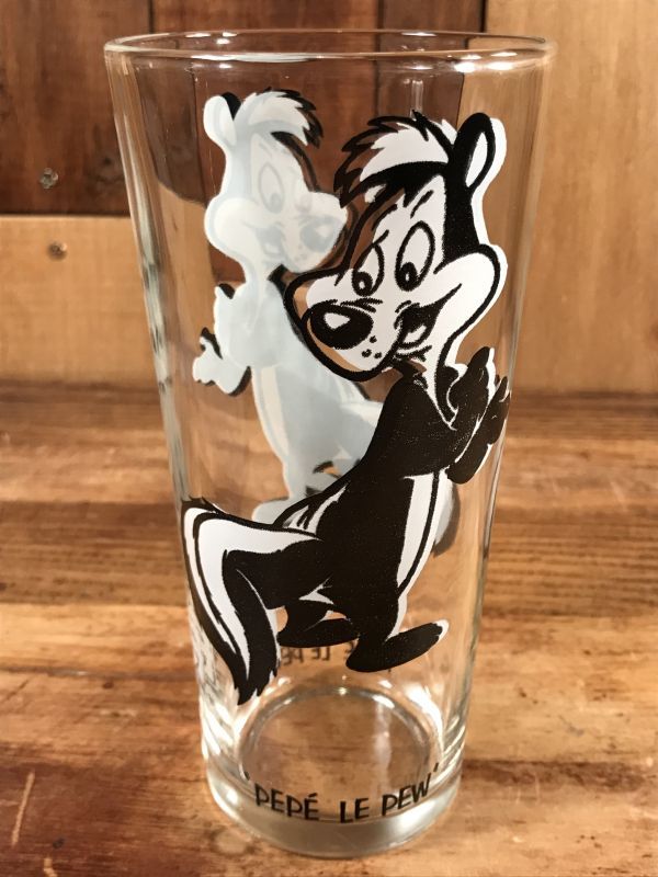 Pepsi Collector Series Looney Tunes “Pepe Le Pew” Glass 