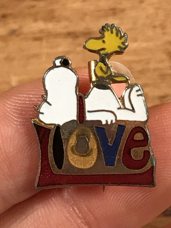 Aviva Snoopy & Woodstock “Love” Metal Pinback スヌーピー 
