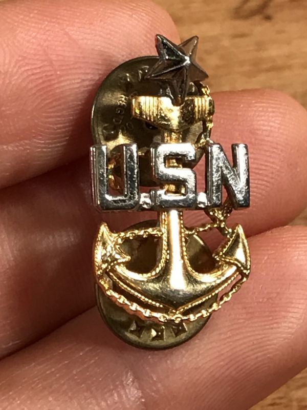 ヴィンテージ　USN NAVY ピンバッチ