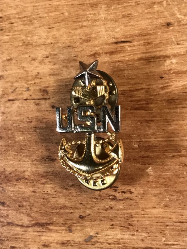 ヴィンテージ　USN NAVY ピンバッチ