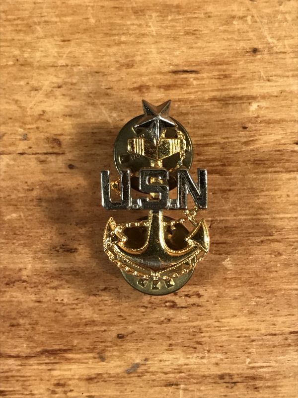 ヴィンテージ　USN NAVY ピンバッチ