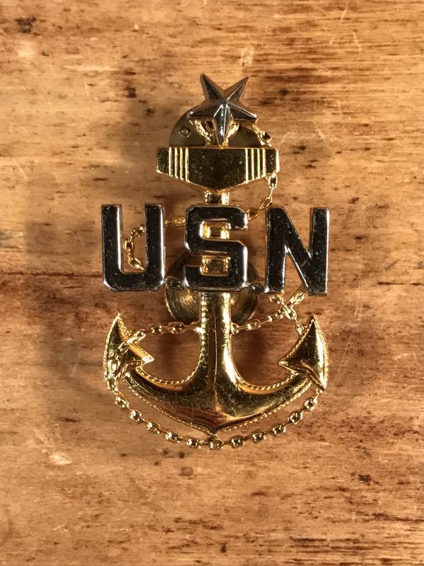 ヴィンテージ　USN NAVY ピンバッチ