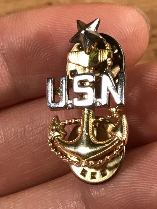 ヴィンテージ　USN NAVY ピンバッチ