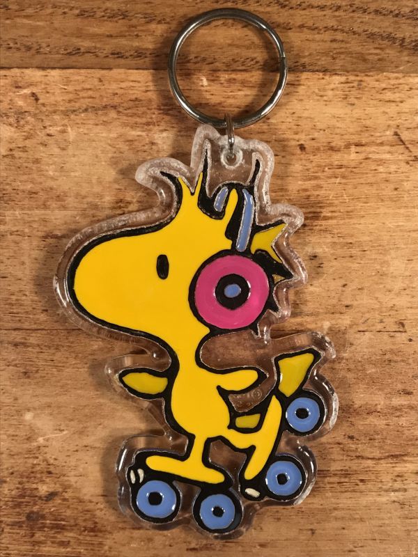 Aviva Snoopy Woodstock “Roller Skate” Plastic Keychain ウッド