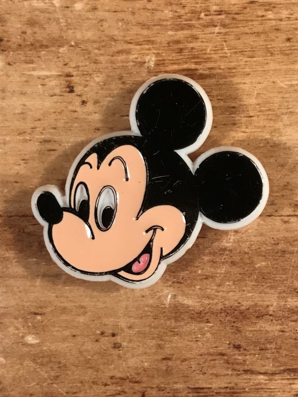 Monogram Disney Mickey Mouse Plastic Pinback ミッキーマウス ビンテージ バッジ ディズニー バッチ 70 80年代 Animation Character アニメーション系キャラクター Disney ディズニー 系 Stimpy Vintage Collectible Toys スティンピー ビンテージ コレクタブル