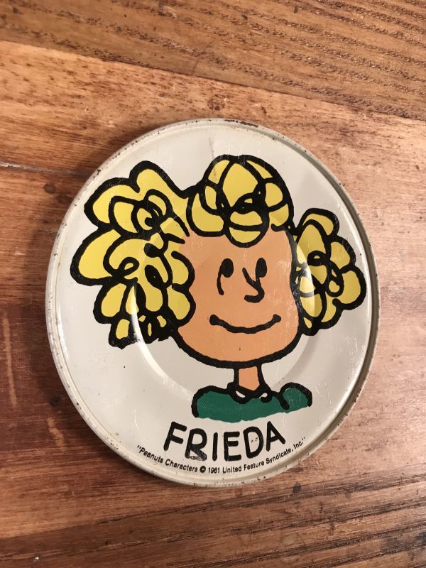 Peanuts Snoopy “Frieda” Tin Dish Plate フリーダ ビンテージ ディッシュプレート スヌーピー 小皿 70年代|Animation Character(アニメーション系キャラクター)-Snoopy Peanuts(スヌーピー、ピーナッツ )系|STIMPY(Vintage Collectible Toys)スティンピー(ビンテージ Peanuts Snoopy “Frieda” Tin Dish Plate フリーダ ビンテージ ディッシュプレート スヌーピー 小皿 70年代|Animation Character(アニメーション系キャラクター)-Snoopy Peanuts(スヌーピー、ピーナッツ )系|STIMPY(Vintage Collectible Toys)スティンピー(ビンテージ